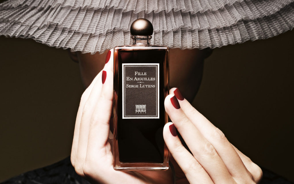 серж лютен дама на шпильках. флаконы сержа лютанса. Serge lutens парфюм реклама. серж лютенс табака. Serge lutens fille en aiguilles остатки.